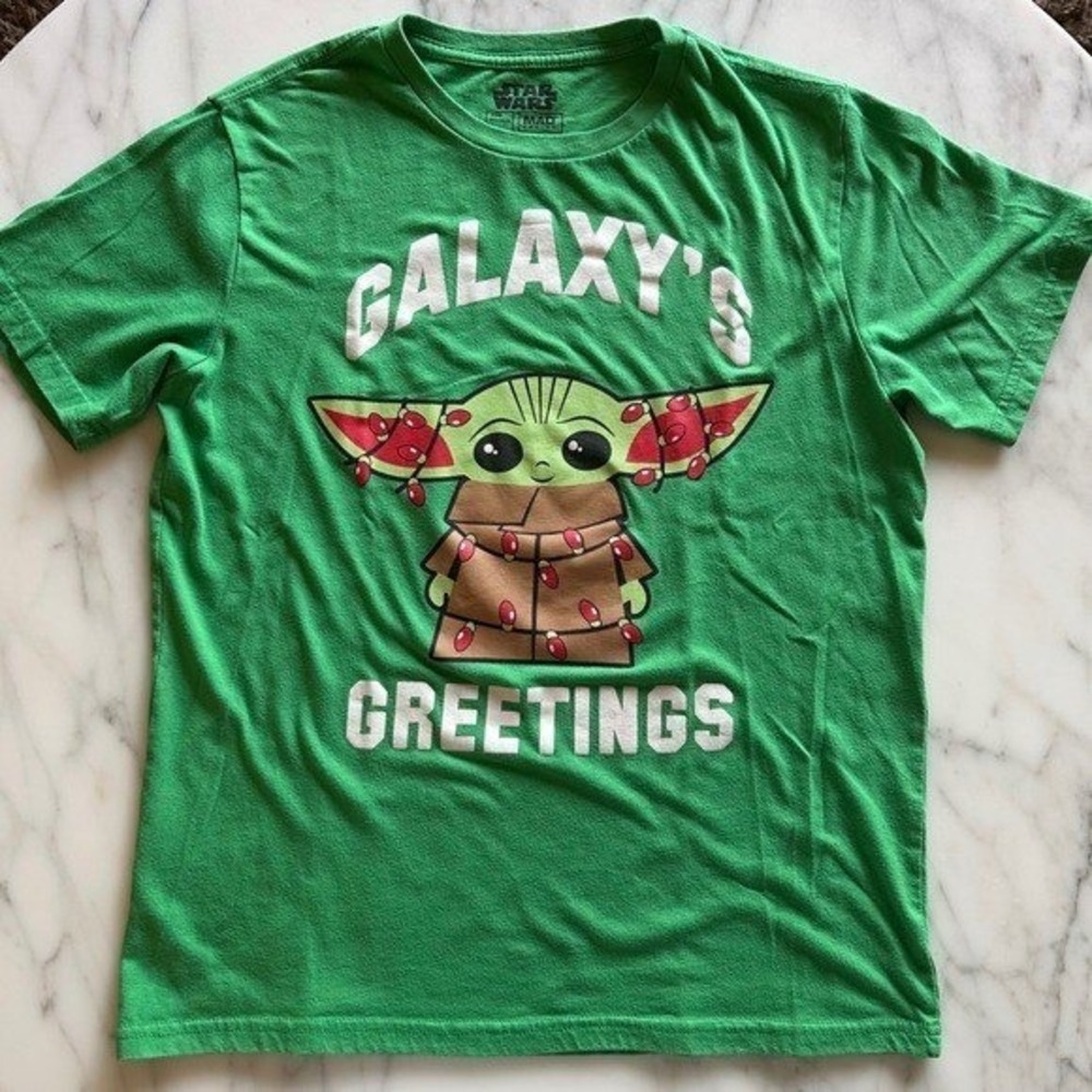 Star Wars The Mandalorian Grogu Holiday Christmas T Shirt Unisex Medium - Picture 2 of 5